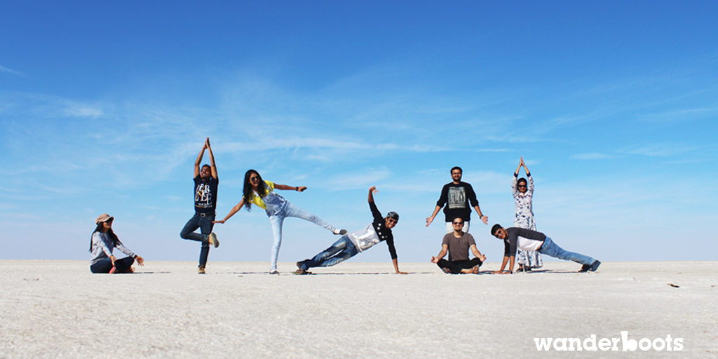 wanderboots-travel-blog-kutch-white-rann-pose-photography-friends